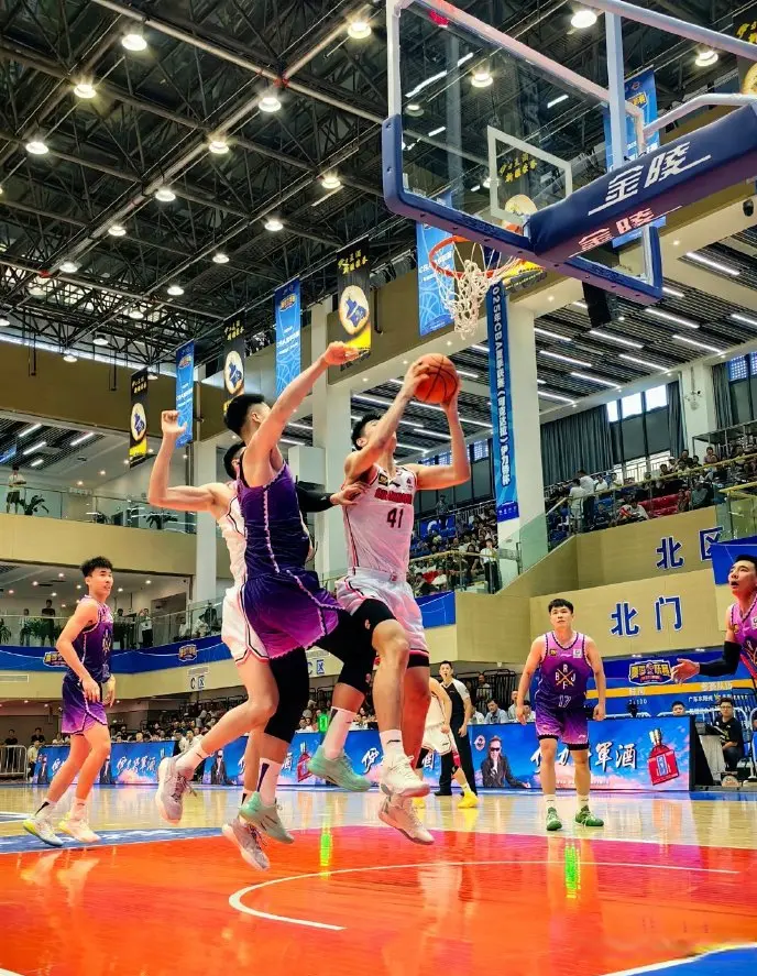 庆鹏留情面, 头号创作者