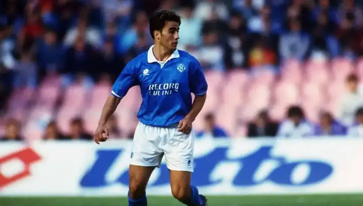 他曾获得球, 他和布冯