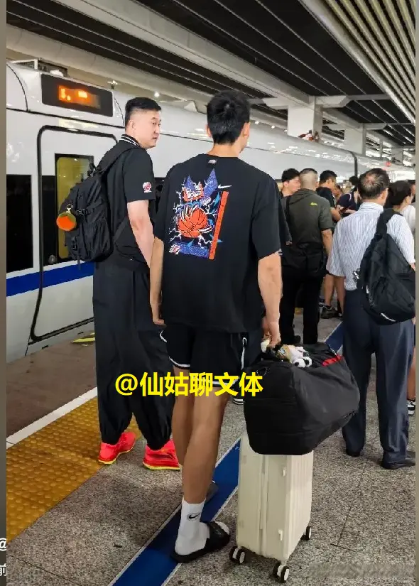 和杜锋开心, 现在就差胡