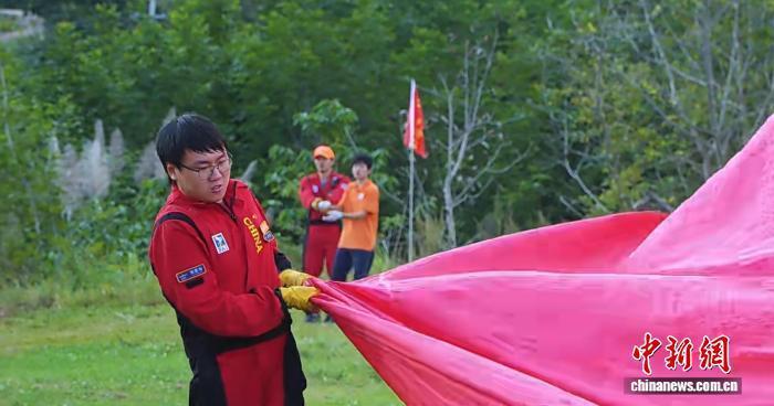 国内的热气, 竞技