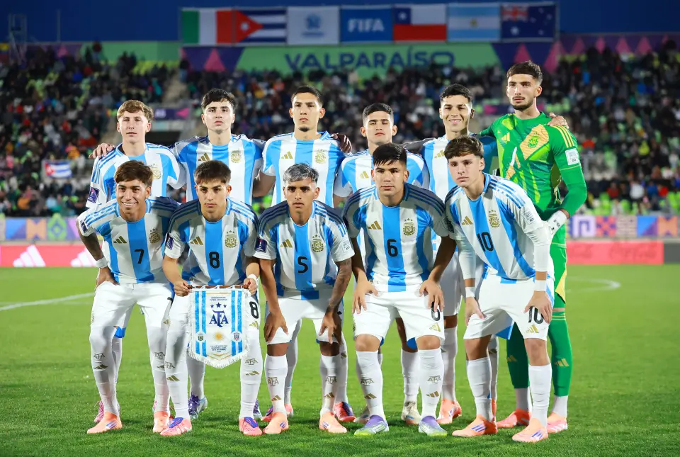 击败西班牙, 阿根廷U, 最亮的仔 击败西班牙, 阿根廷U, 最亮的仔